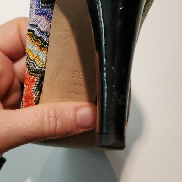 Missoni Round Toe Pumps - Picture 6 of 8
